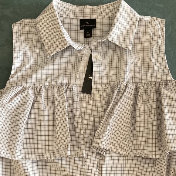 Lady’s Shirt - Picture 2 of 9